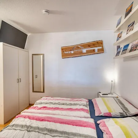 - Haus A, App 0a0404